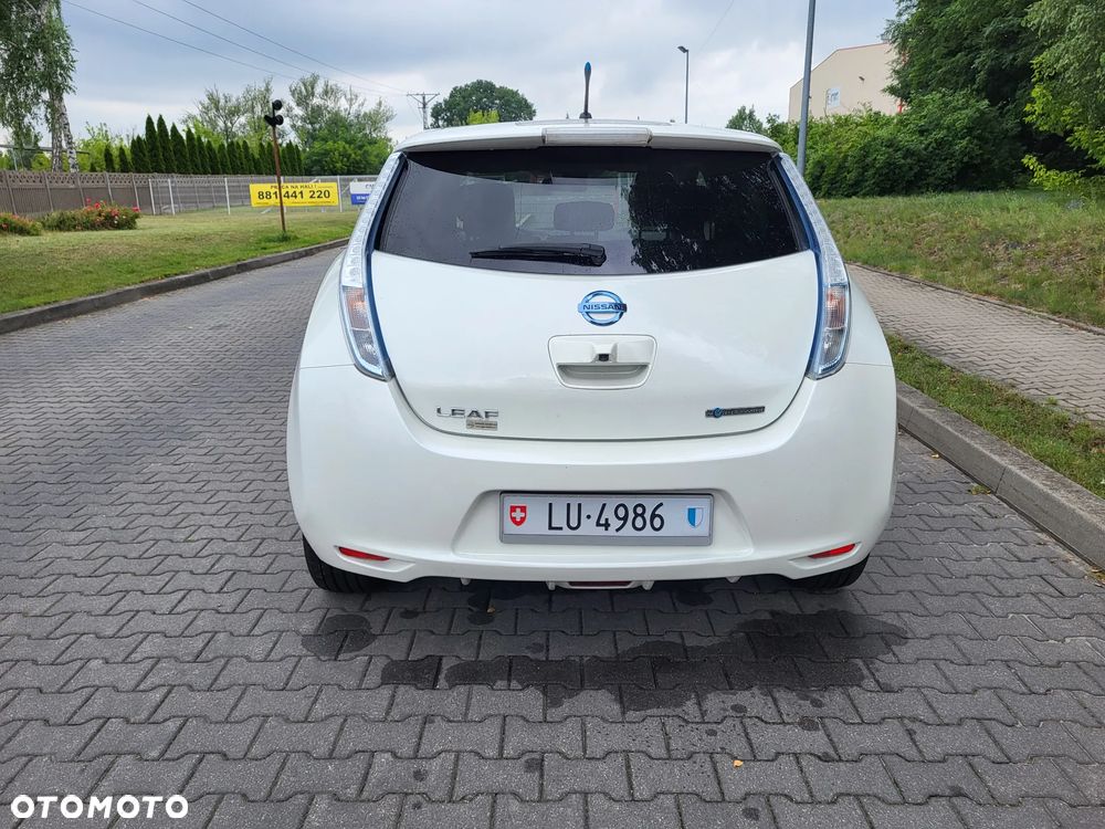 Nissan Leaf 24 kWh (mit Batterie) Visia + - 5