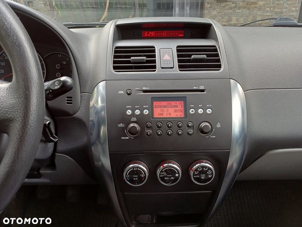 Suzuki SX4 1.6 VVT Streetline 4x2 Club - 17