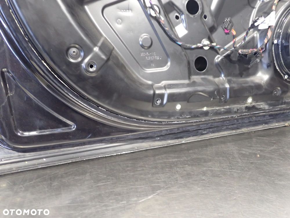 DRZWI LEWY PRZÓD VOLKSWAGEN TOUAREG 5.0 - 11