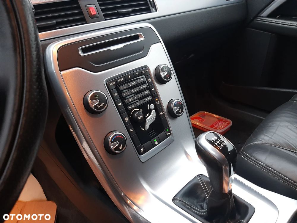 Volvo V70 D3 Summum - 14