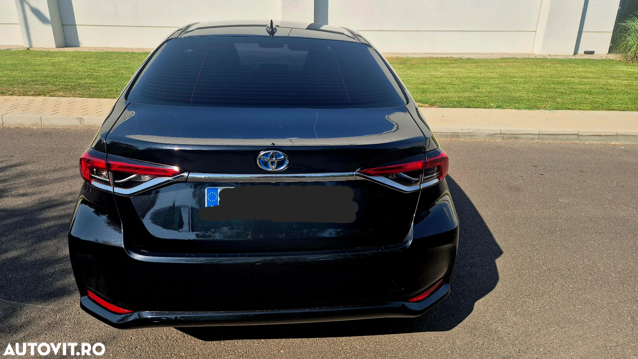 Toyota Corolla Sedan 1.8 HSD Business - 12