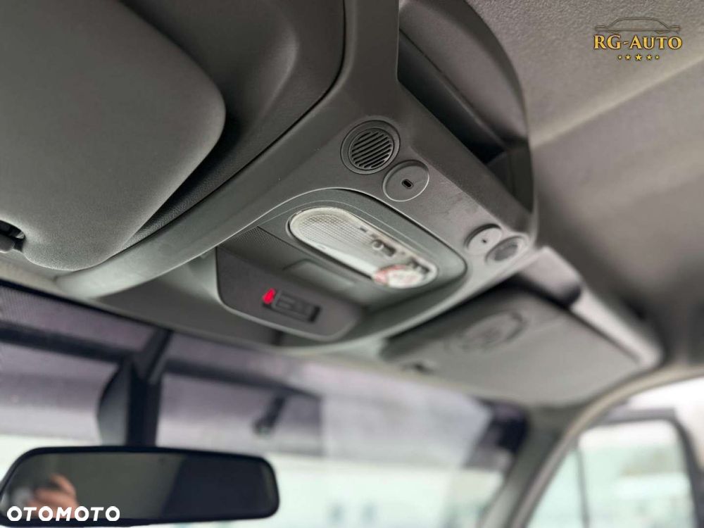 Nissan NV400 - 32