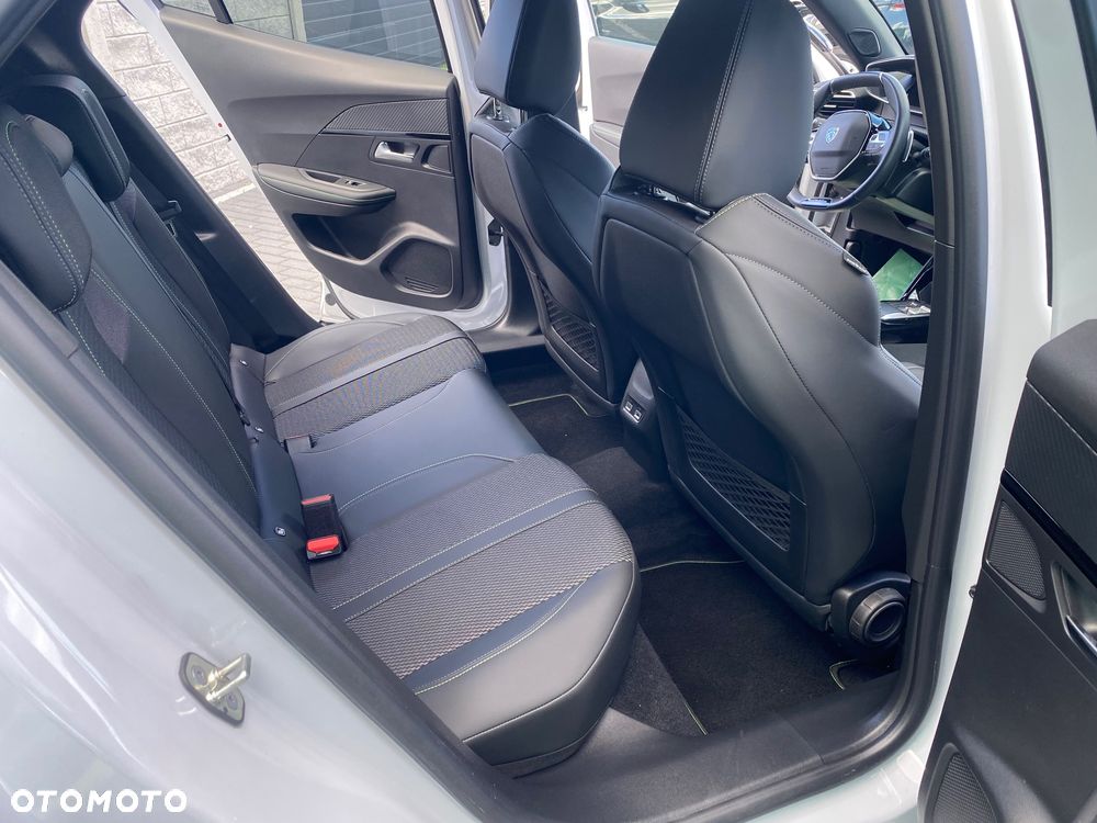 Peugeot 2008 PureTech 130 EAT8 GT - 8