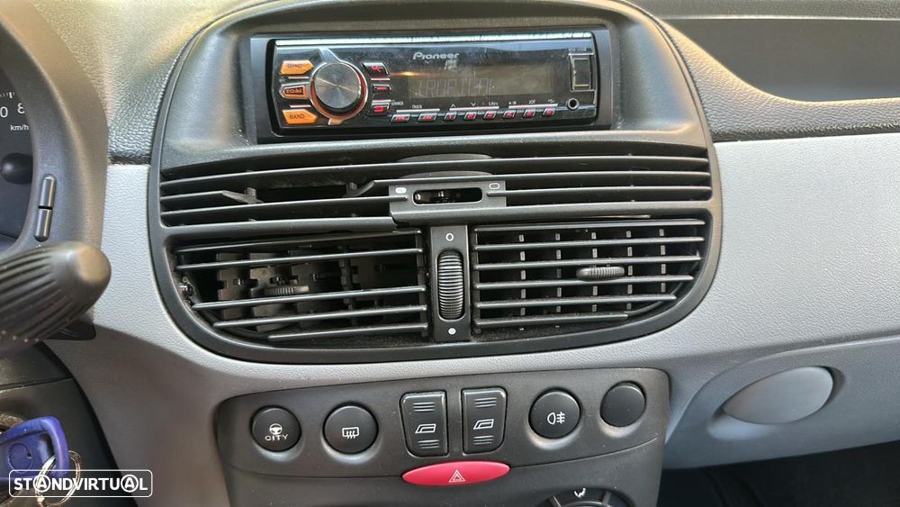Fiat Punto 1.2 ELX - 15
