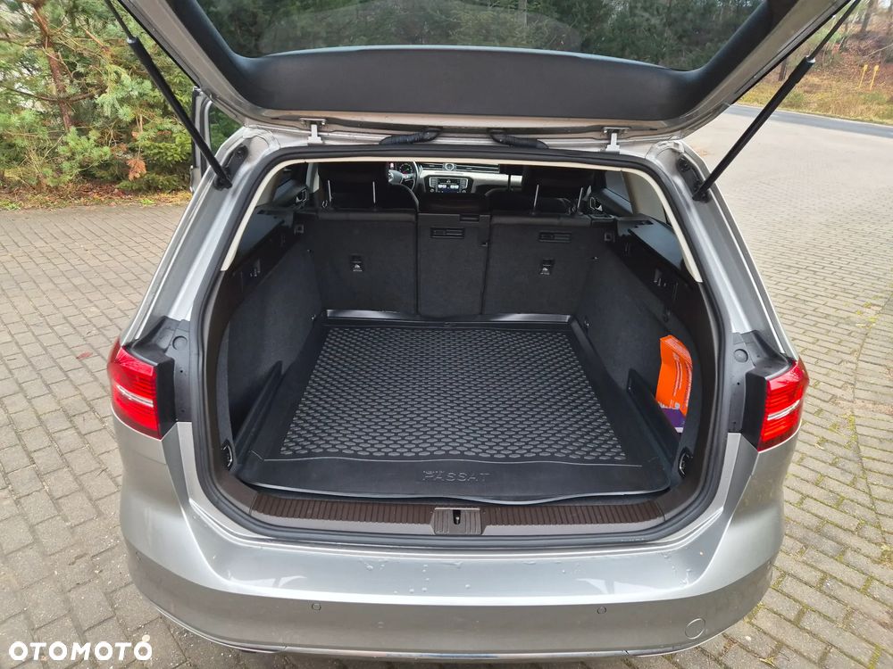 Volkswagen Passat 1.8 TSI (BlueMotion Technology) DSG Highline - 29