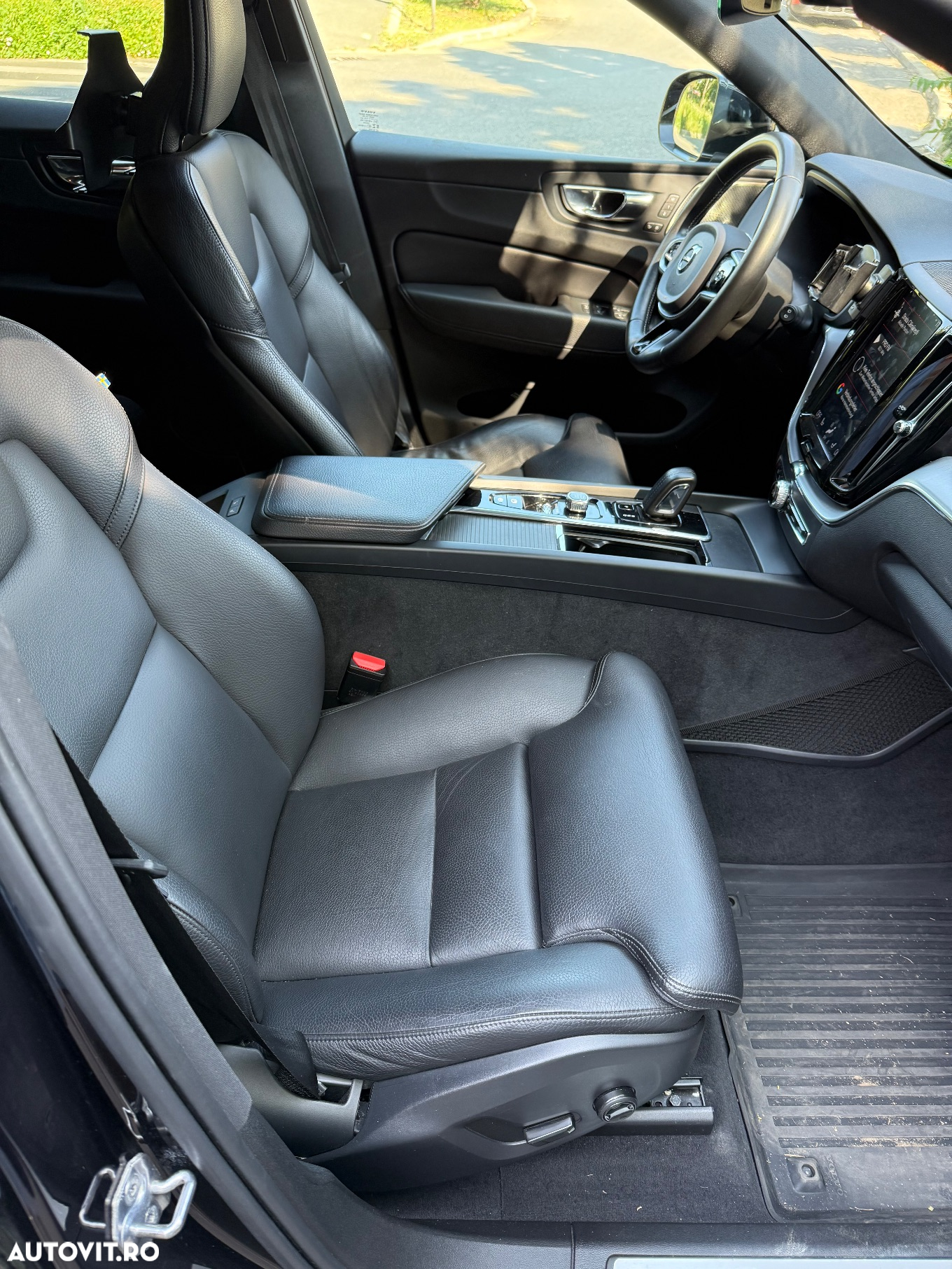 Volvo XC 60 B4 D AWD Geartronic Momentum Pro - 17