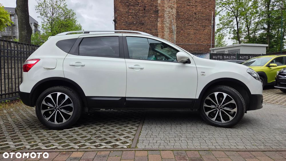 Nissan Qashqai 2.0 dCi 4 x 4 DPF tekna - 14