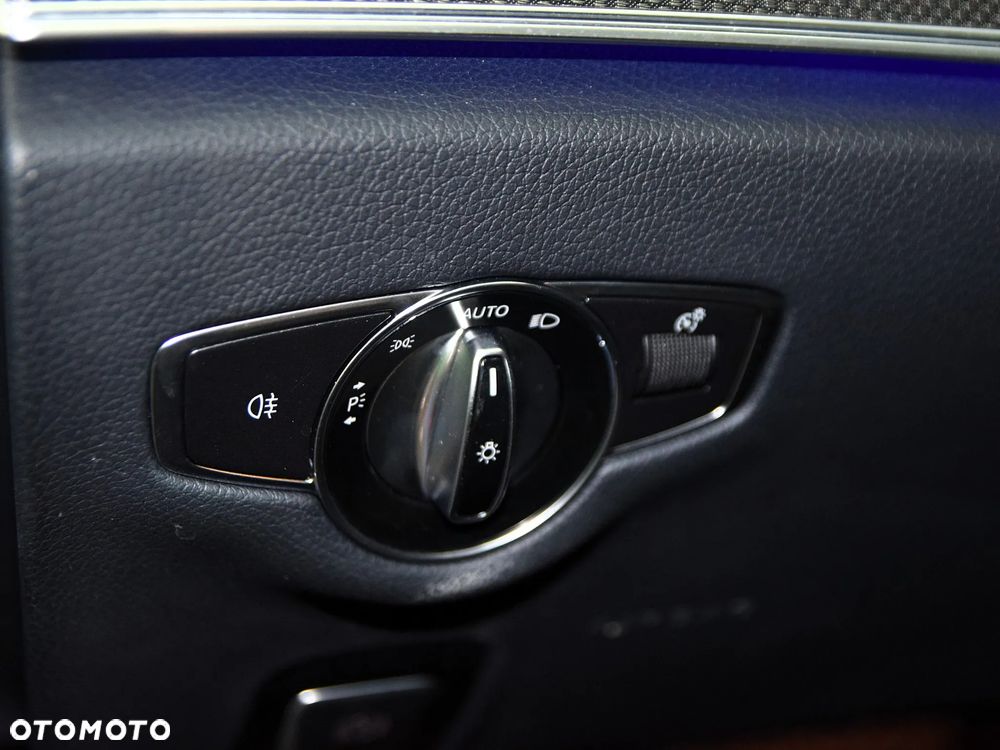 Mercedes-Benz Klasa E 300 de 4Matic 9G-TRONIC - 20