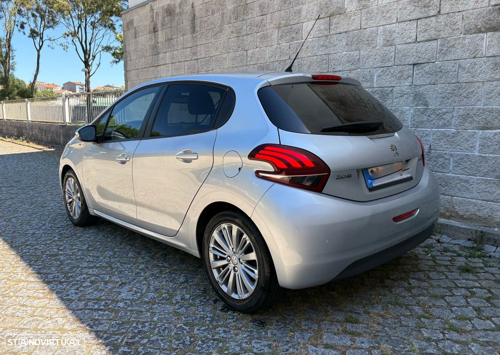 Peugeot 208 1.2 PureTech Style - 20
