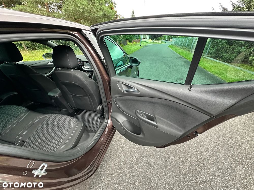 Opel Astra 1.4 T Dynamic - 24