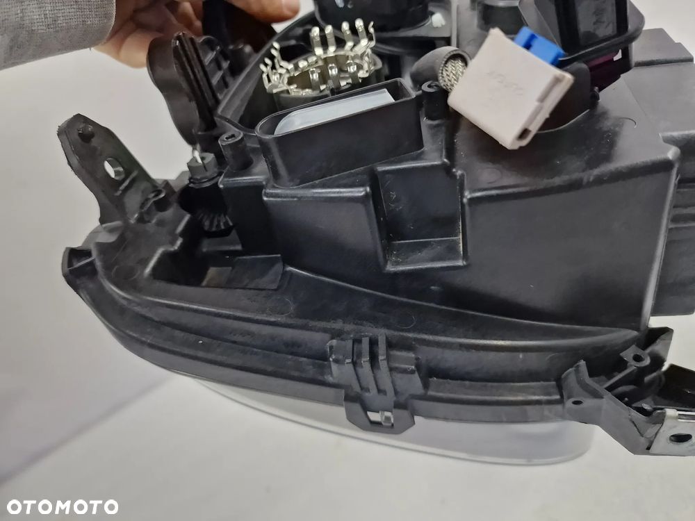 VW AMAROK I LIFT 2H3 16- LEWA LAMPA PRZEDNIA PRZÓD  XENON , NR 2H3941031B , NR AUKCJI LA86 - 25