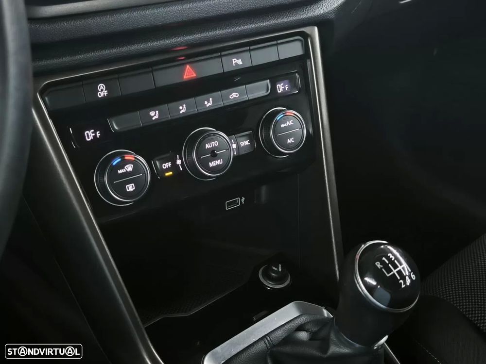 VW T-Roc 1.0 TSI OPF Style - 29