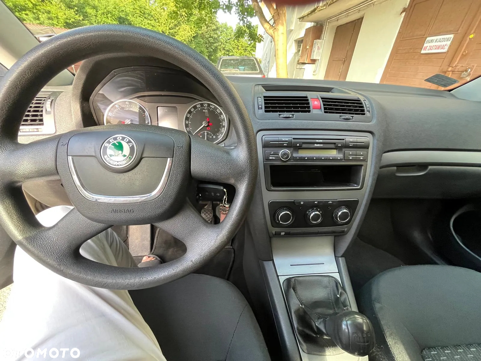 Skoda Octavia 1.6 Ambiente - 4