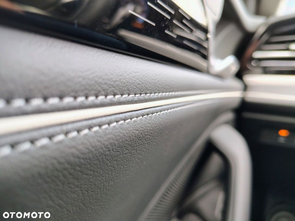 Volkswagen Passat - 33