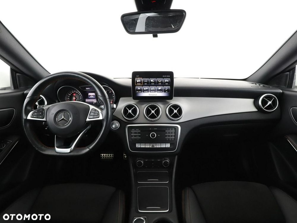 Mercedes-Benz CLA 180 7G-DCT AMG Line - 16