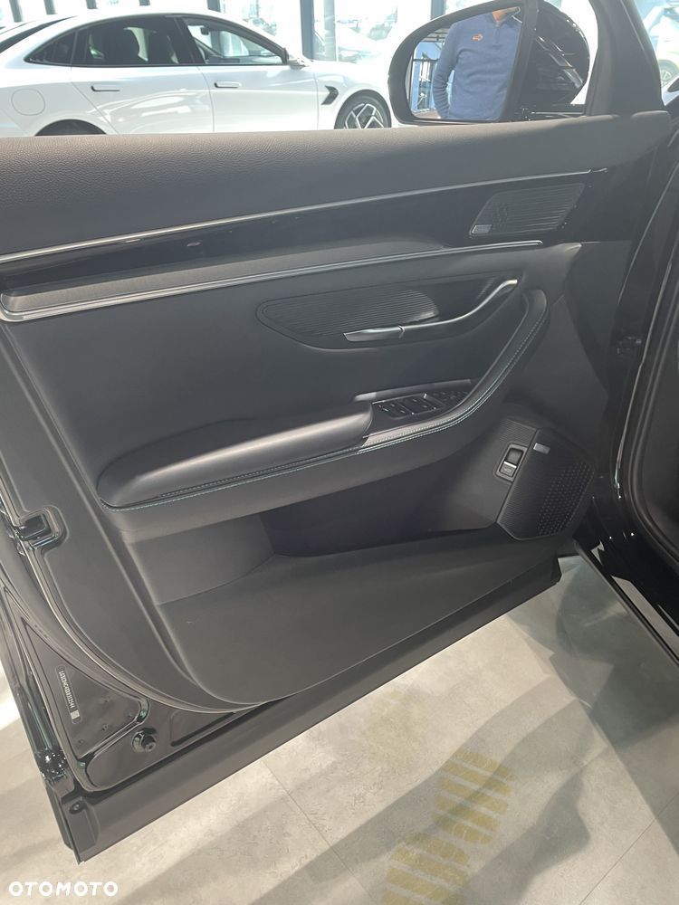 BYD Seal U DM-i 1.5T Design AWD - 12
