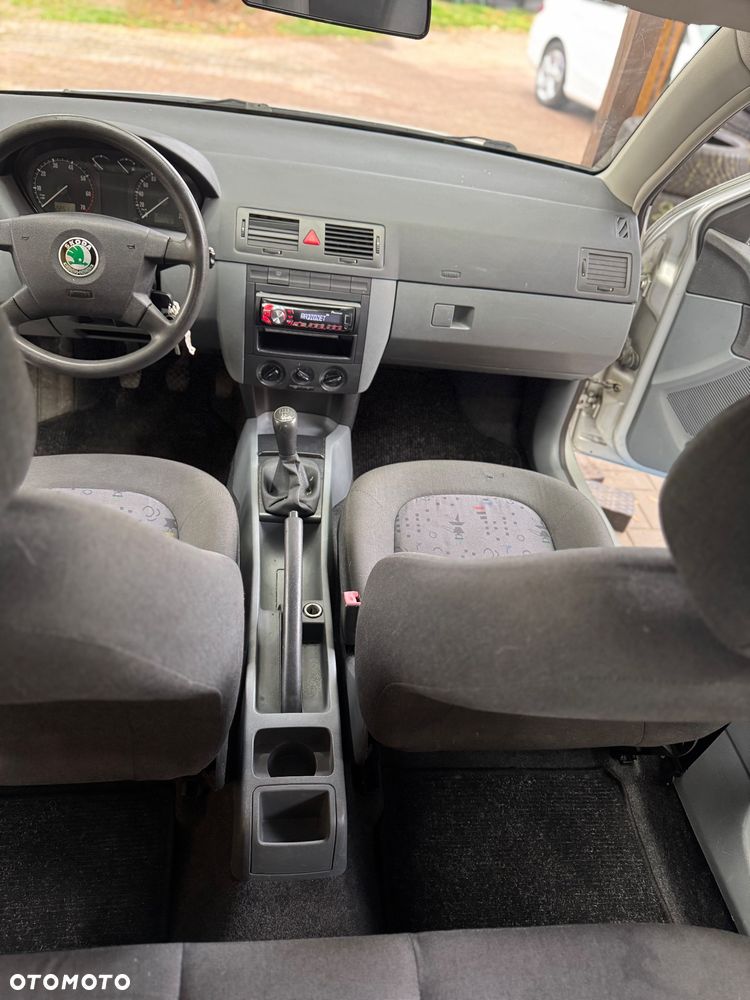 Skoda Fabia 1.2 HTP Exact - 17