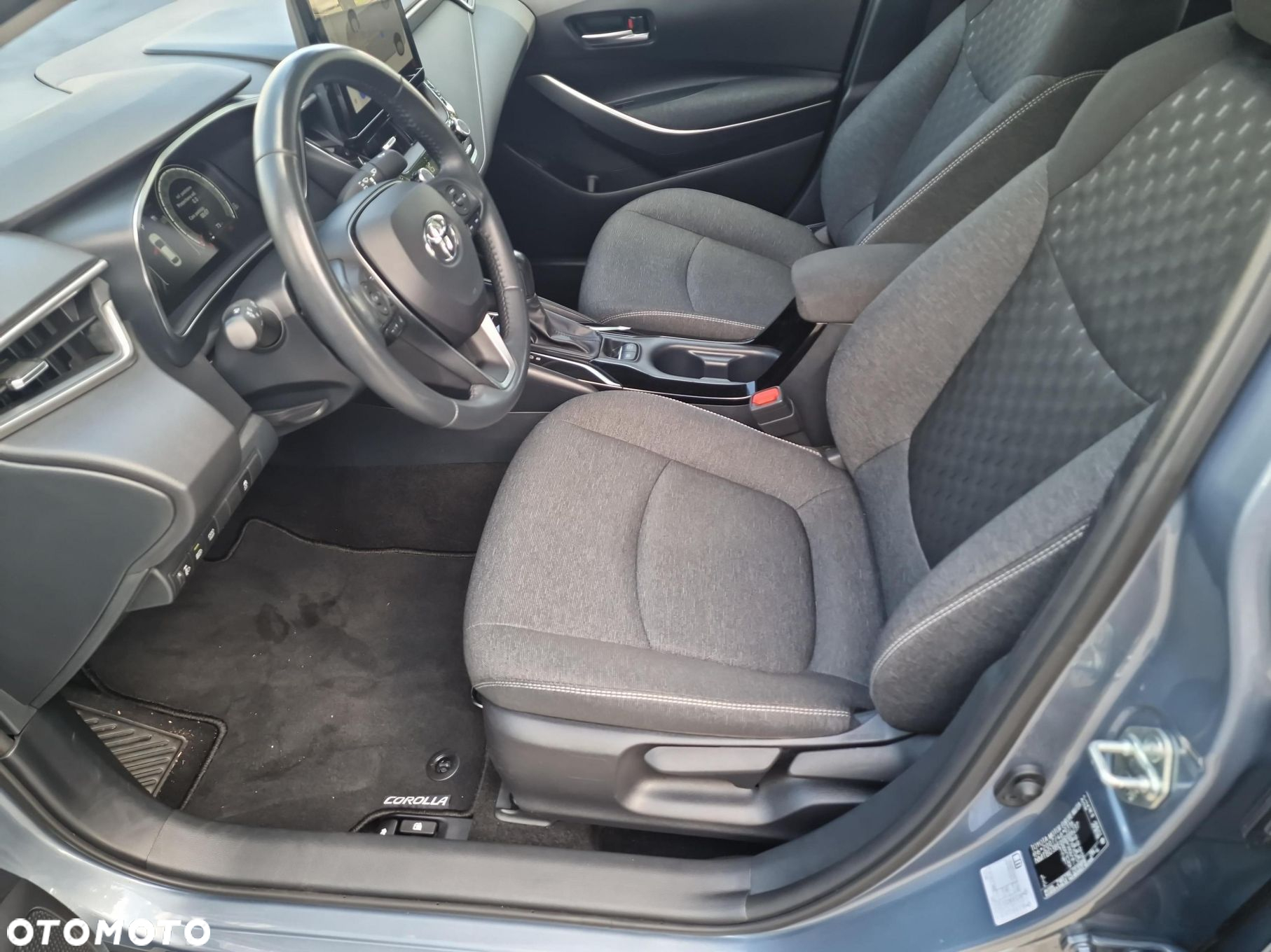 Toyota Corolla - 12
