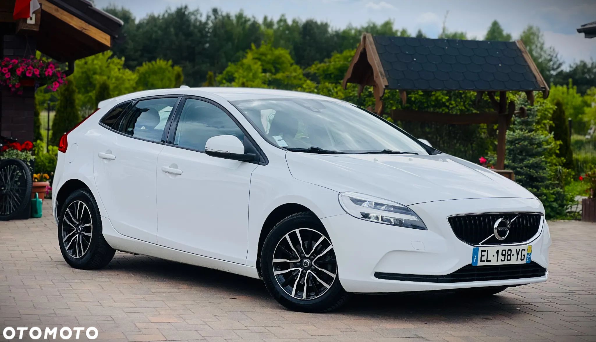 Volvo V40 D2 Drive-E Momentum - 1