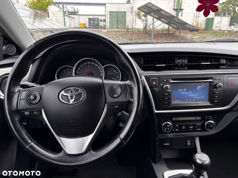 Toyota Auris 2.0 D-4D Comfort - 12