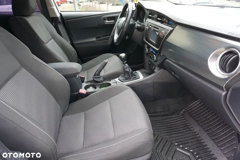 Toyota Auris 2.0 D-4D Comfort - 16