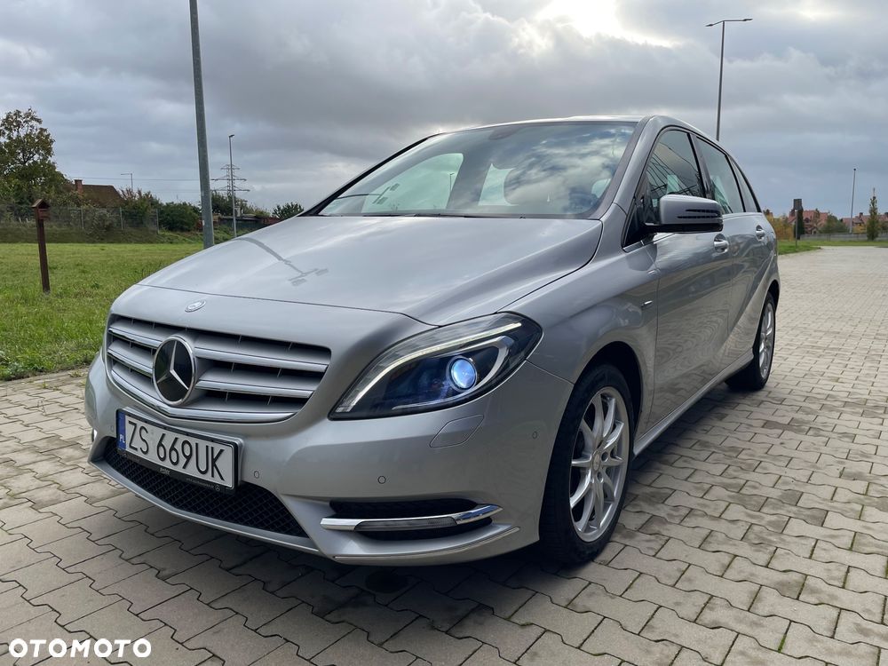 Mercedes-Benz Klasa B 180 (BlueEFFICIENCY) - 1