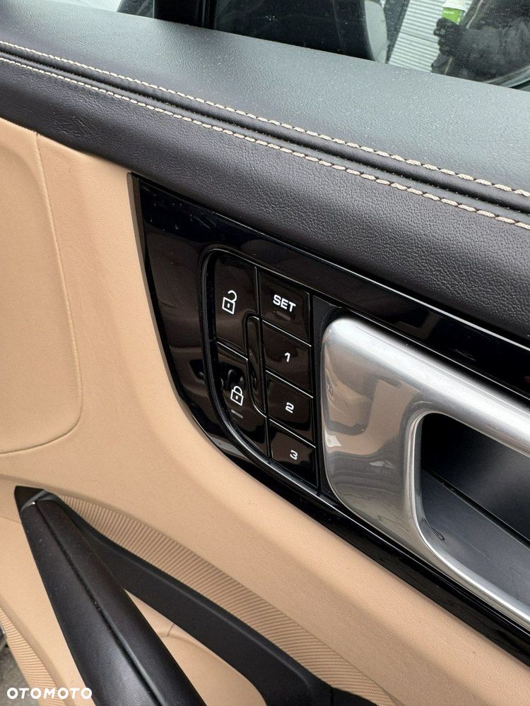 Porsche Cayenne - 37