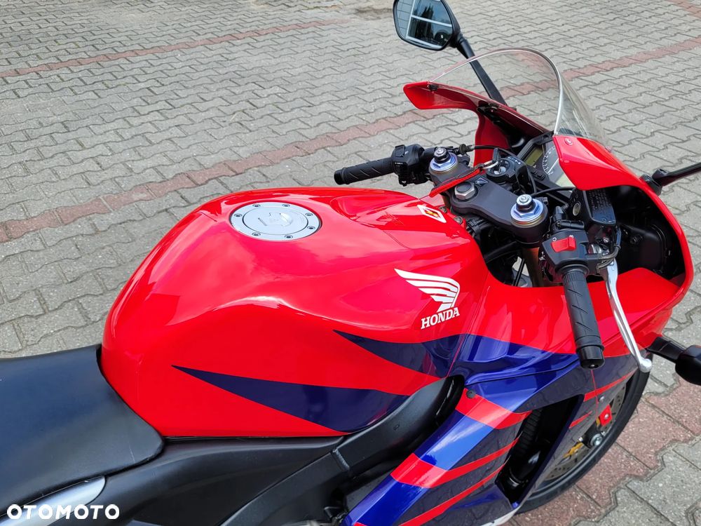 Honda CBR - 12