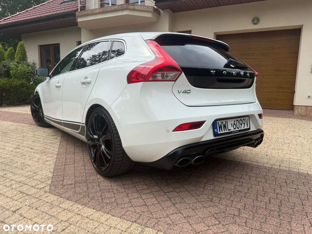 Volvo V40 T4 R-Design - 4