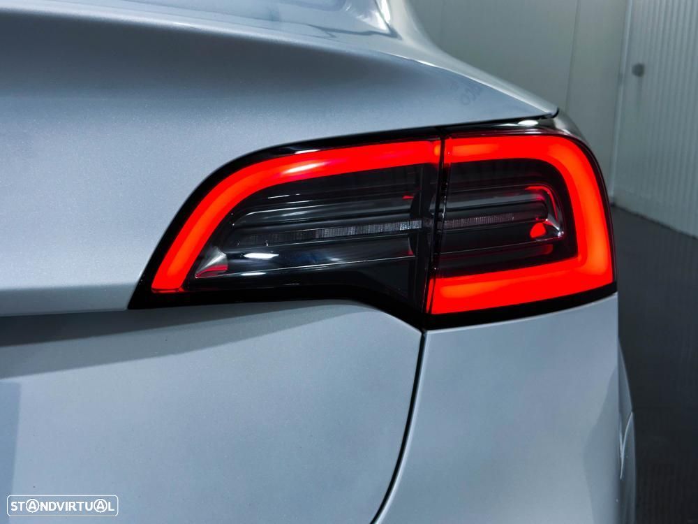 Tesla Model 3 Standard Range Plus RWD - 32