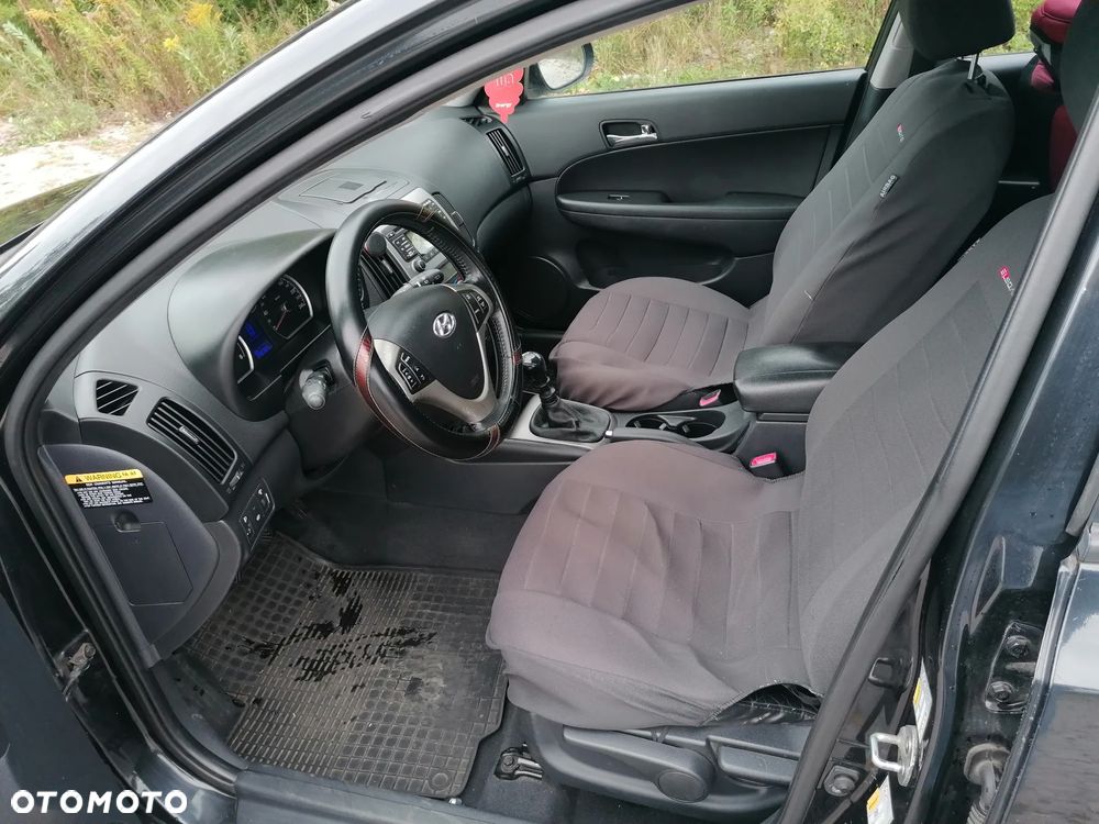 Hyundai i30 i30cw 2.0 Premium - 10