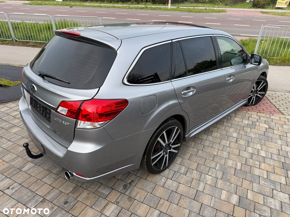 Subaru Legacy 2.5i GT - 11