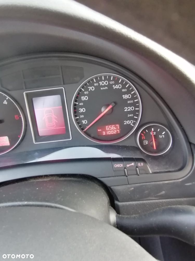 Audi A4 Avant 1.9 TDI - 8