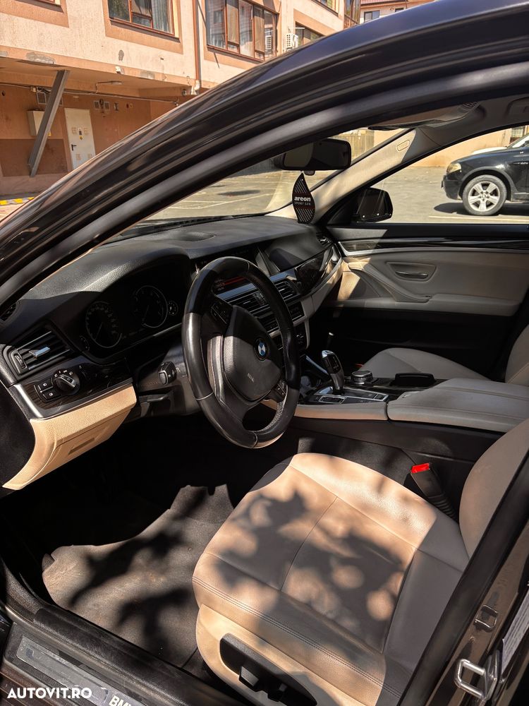 BMW Seria 5 520d xDrive AT - 10