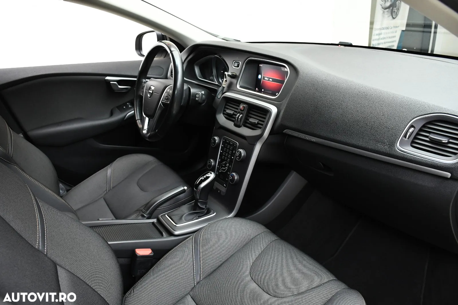 Volvo V40 Cross Country D2 Geartronic Momentum - 10