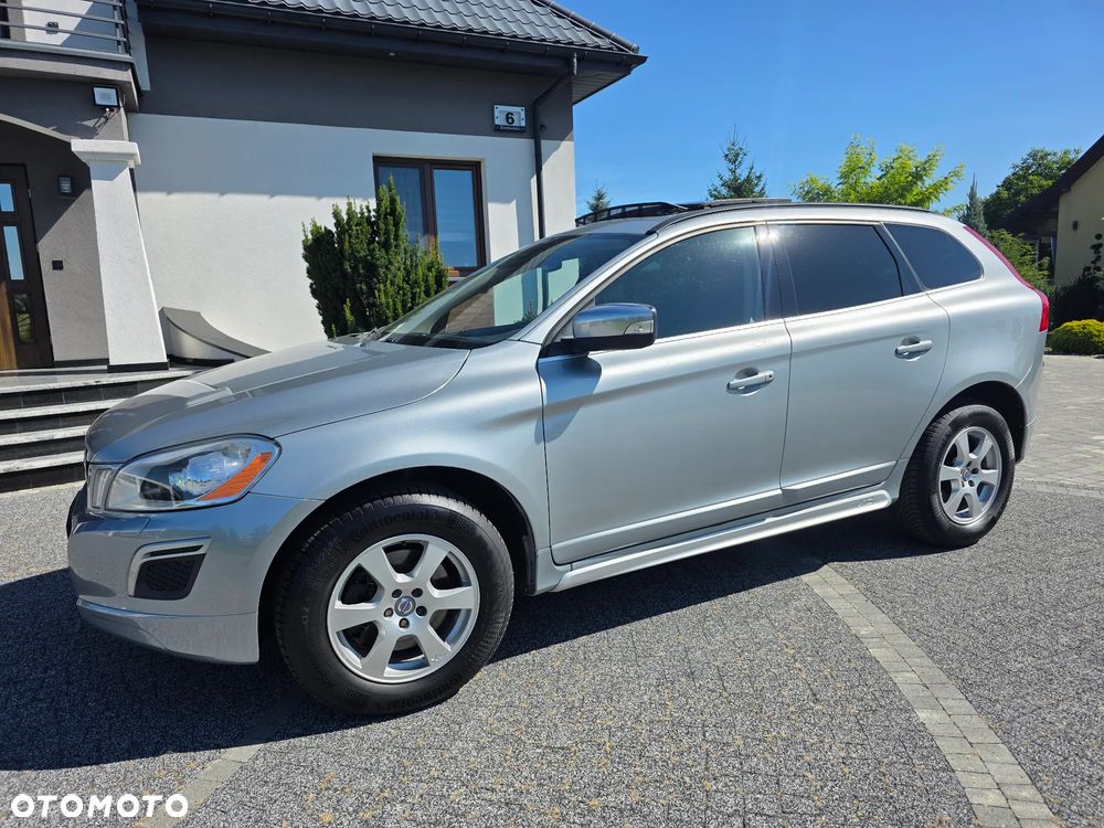 Volvo XC 60 D5 AWD Geartronic Summum - 2