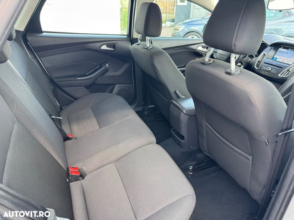 Ford Focus 1.5 EcoBlue Start-Stopp-System COOL&CONNECT - 12