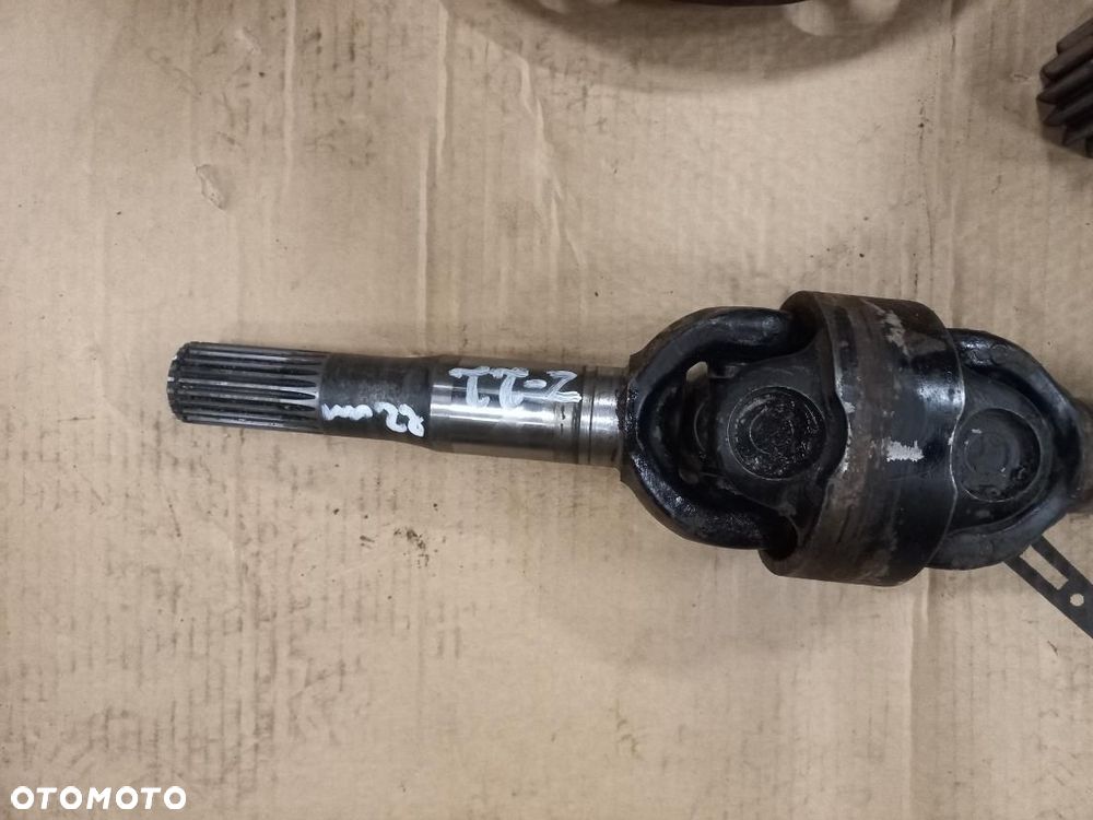 Części Case Maxxum IH 5120,5130,5140,5150,580K most 709/S2,półoś długa 81881C2,obudowa zwolnicy K395123,pokrywa,układ planetarny 81888C1,wieniec Z-75,9968069,koło zębate Z-29,N13513,koło K395126,półoś krutka Z-22,N14409,mechanizm różnicowy 109686A1,1349056C1,koło talerzowe 11z/32z , atak,81876C1 - 3