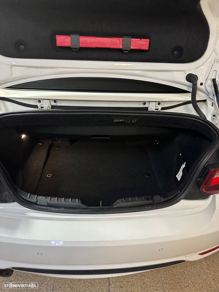 BMW 218 d Cabrio Pack M - 16