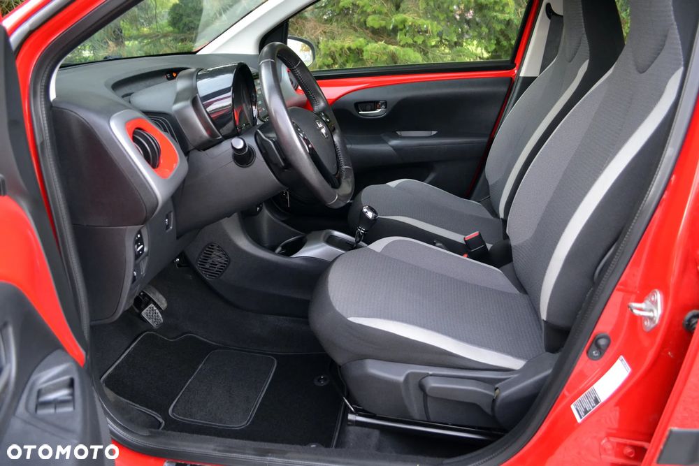 Toyota Aygo x.shift x-play connect - 18