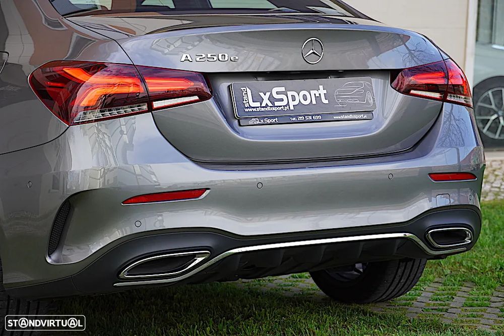 Mercedes-Benz A 250 Limousine e AMG Line - 14