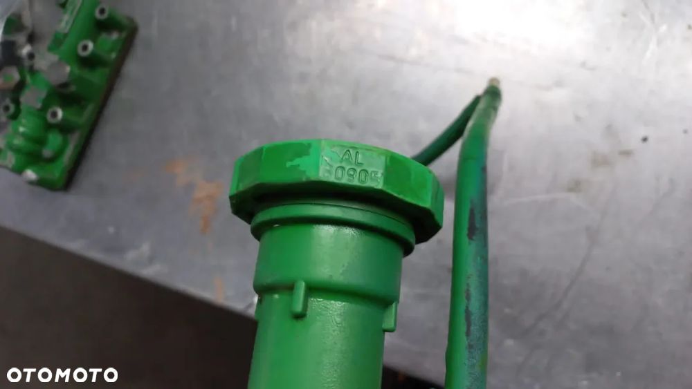 wlew rurka oleju l77364 john deere 6300 6100 6200 6400 - 5