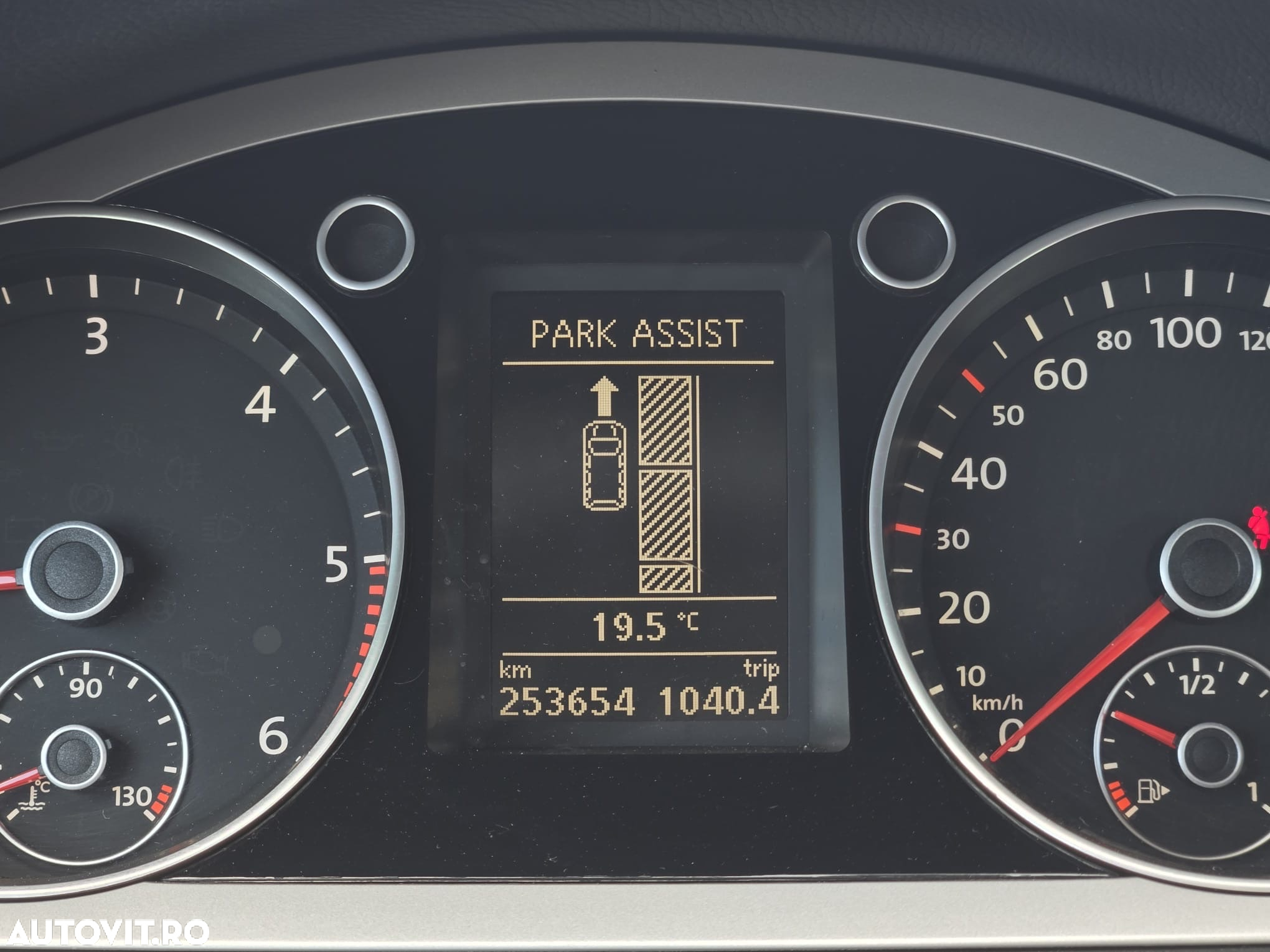 Volkswagen Passat Variant 2.0 TDI Blue TDI DSG Comfortline - 8