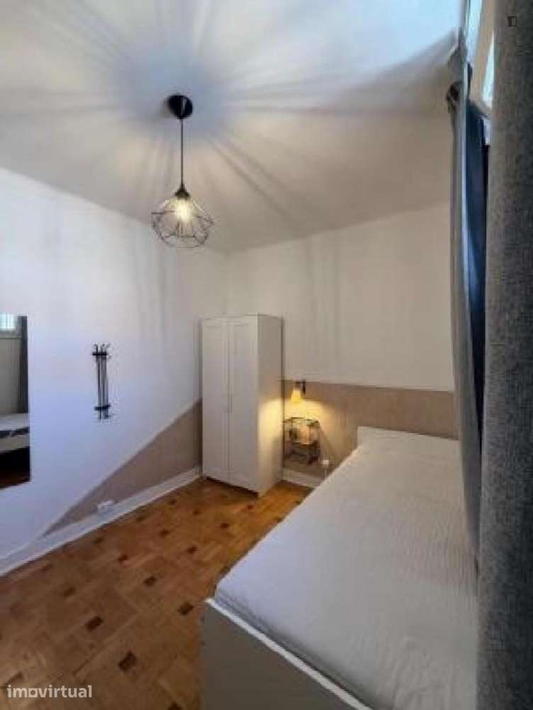 Quarto - localizado em Santarem - Grande imagem: 5/10