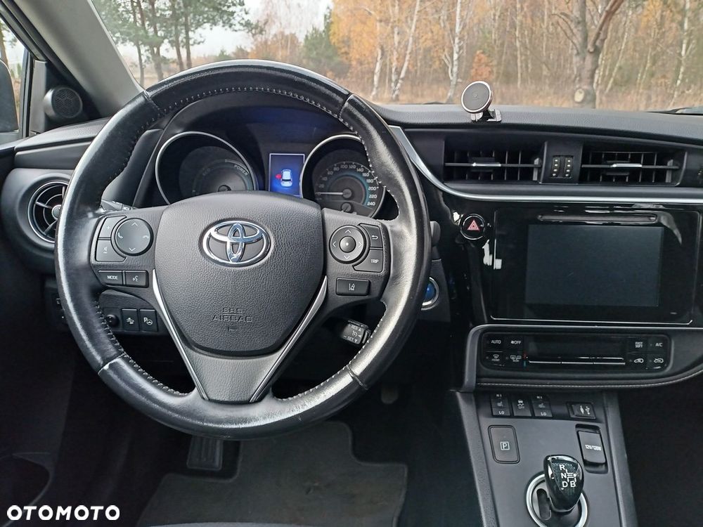 Toyota Auris Hybrid 135 Prestige - 16