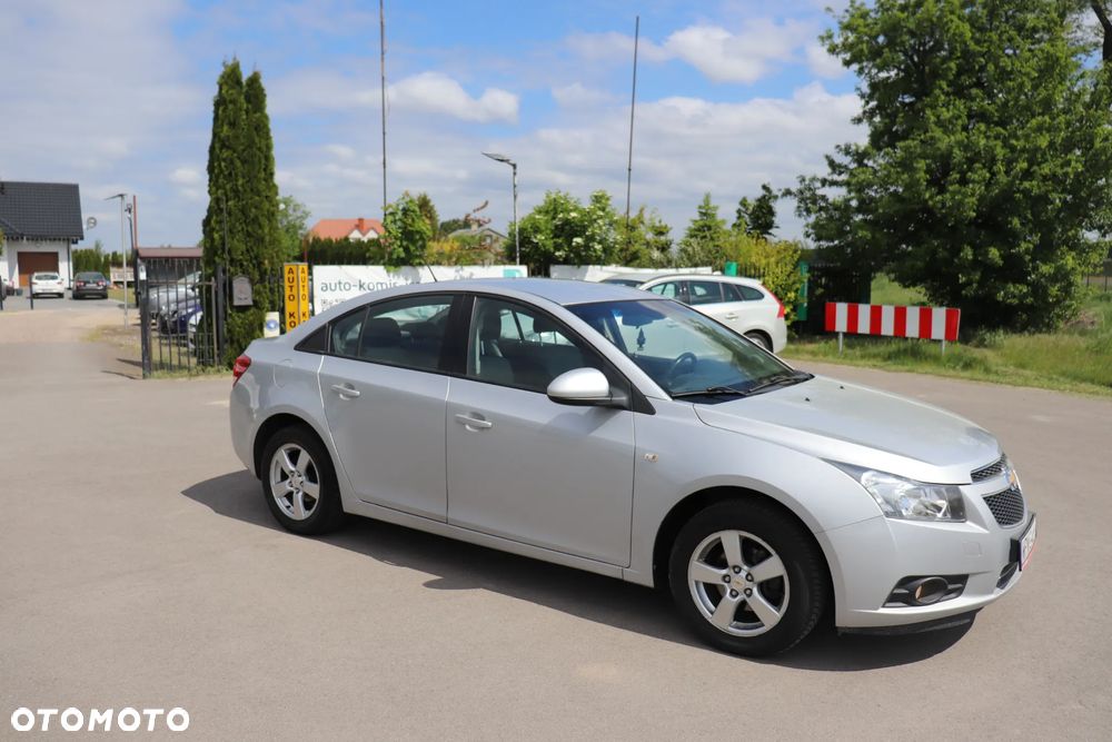 Chevrolet Cruze 1.6 Base - 5