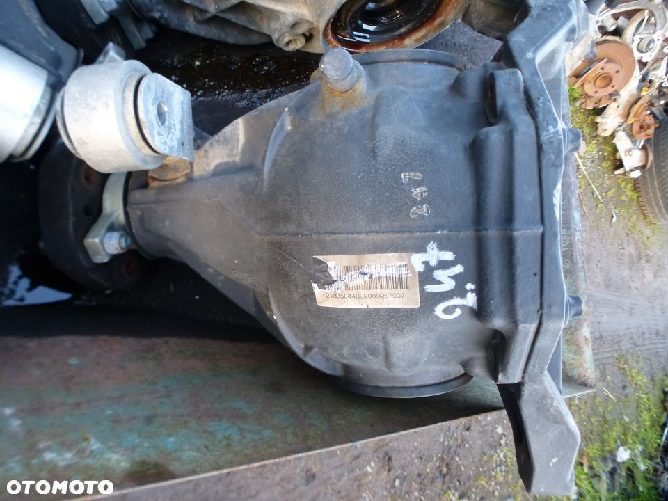 DYFER TYŁ  MERCEDES W204 W212 W218 2.82 2.47 2.65 - 1