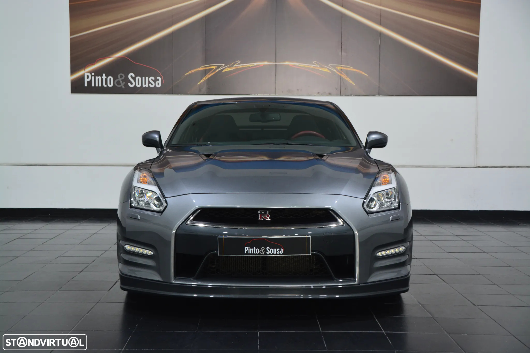 Nissan GT-R 3.8 V6 Black Edition - 2