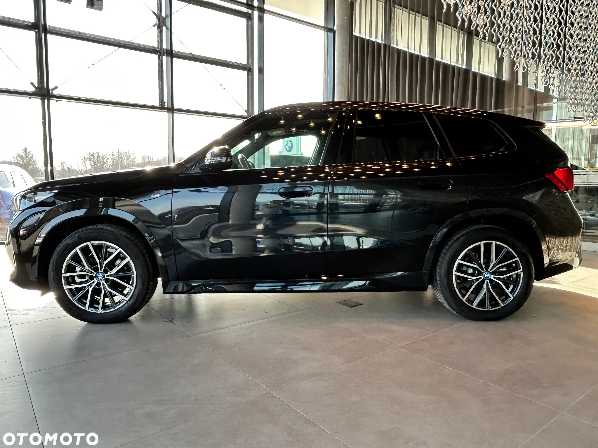 BMW iX1 xDrive30 M Sport - 5