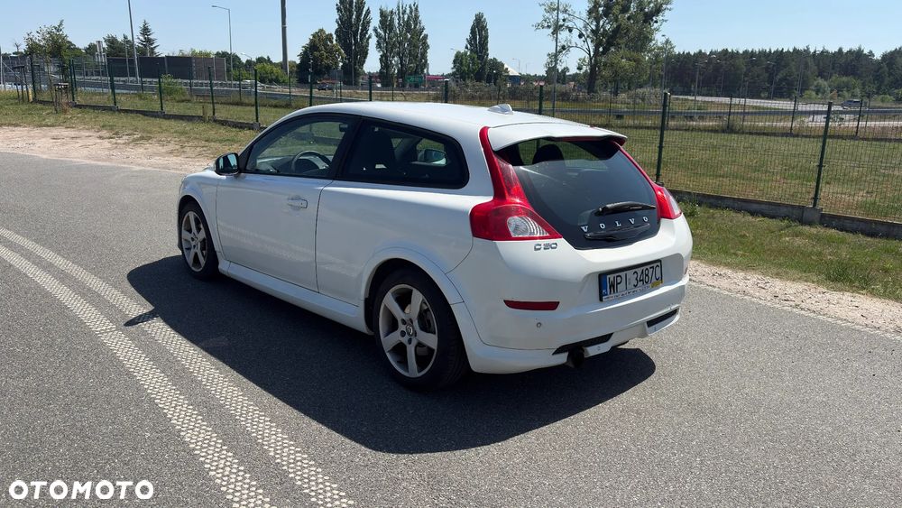 Volvo C30 D2 R-Design - 4